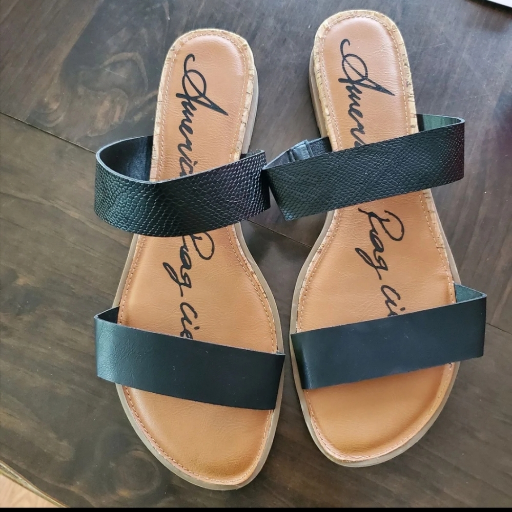 Sandles